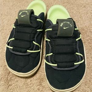 NIKE Offline 2.0. Sandals slip on